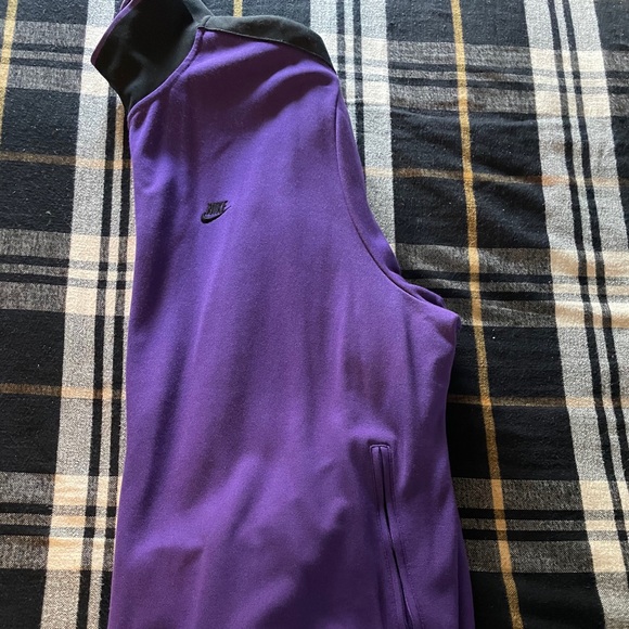 A purple and Black Nike track jacket - Picture 3 of 4